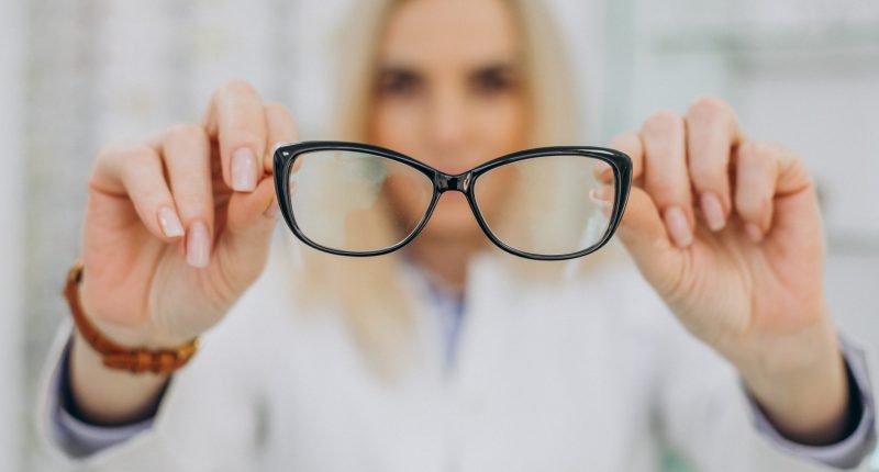 Hoya Lens migliora la fidelizzazione dei clienti grazie all’analisi predittiva